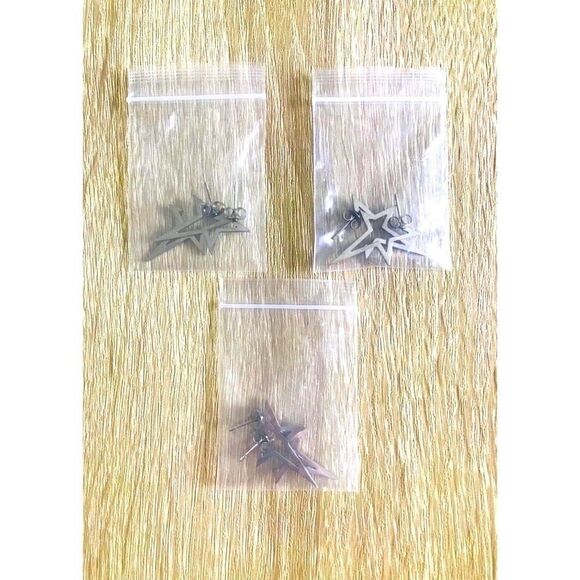 NEW … Stainless Steel Silver STAR Earrings - Picture 2 of 2